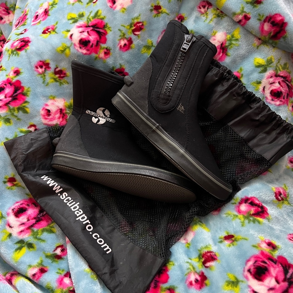 Scubapro 5mm deck sole Dive boots NWOT